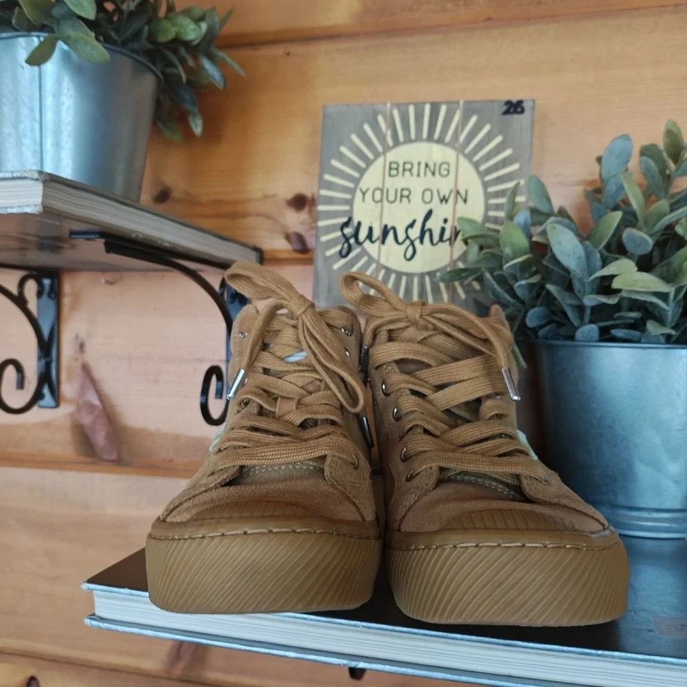 Cariuma OCA High Suede Leather Boots Camel Brown Skate Sneaker Gum Sole M4.5/W6